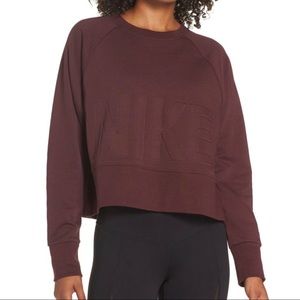 Nike Dry Versa Training Top in Burgundy